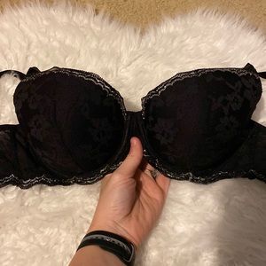Victoria’s Secret 32DDD bra